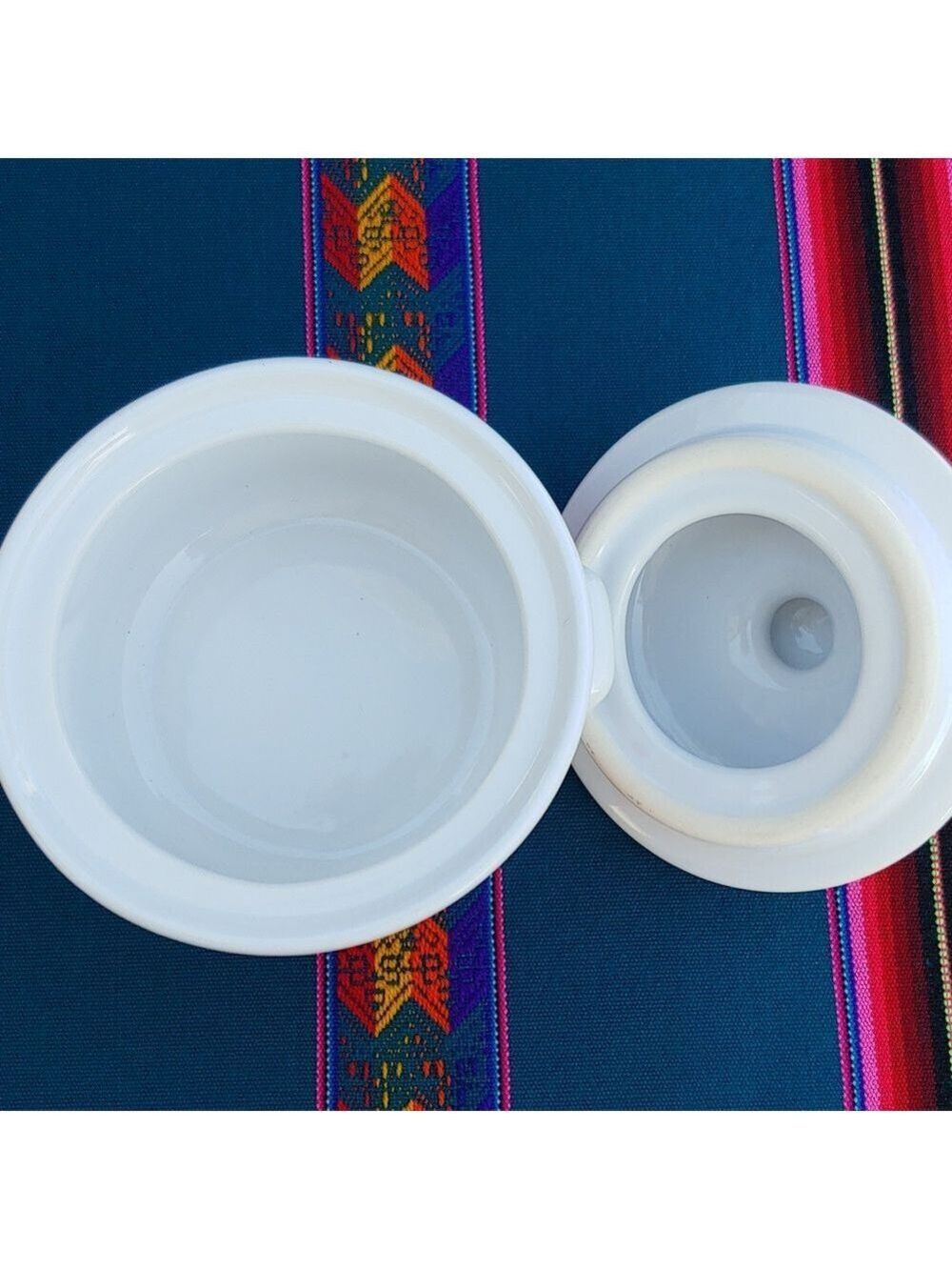 Campbell's 1998 Vintage White and Red Ceramic Soup Bowl with Lid - Picture 7 of 16